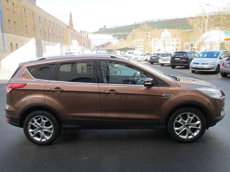 Gebraucht Ford Kuga Titanium 163 PS (119 kW) 2013 Braun SUV