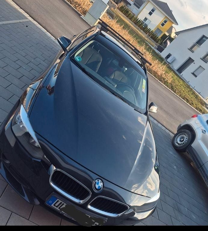 Gebraucht BMW 318 143 PS (105 kW) 2013 Schwarz Kombi