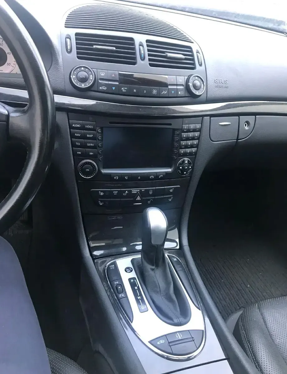 Gebraucht Mercedes E320 Avantgarde 2003 Schwarz Limousine