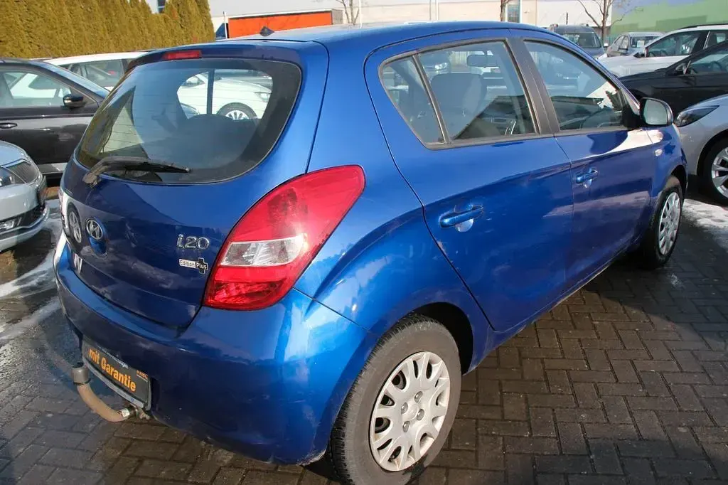 Gebraucht Hyundai i20 Edition+ 77 PS (56 kW) 2010 Blau Kleinwagen
