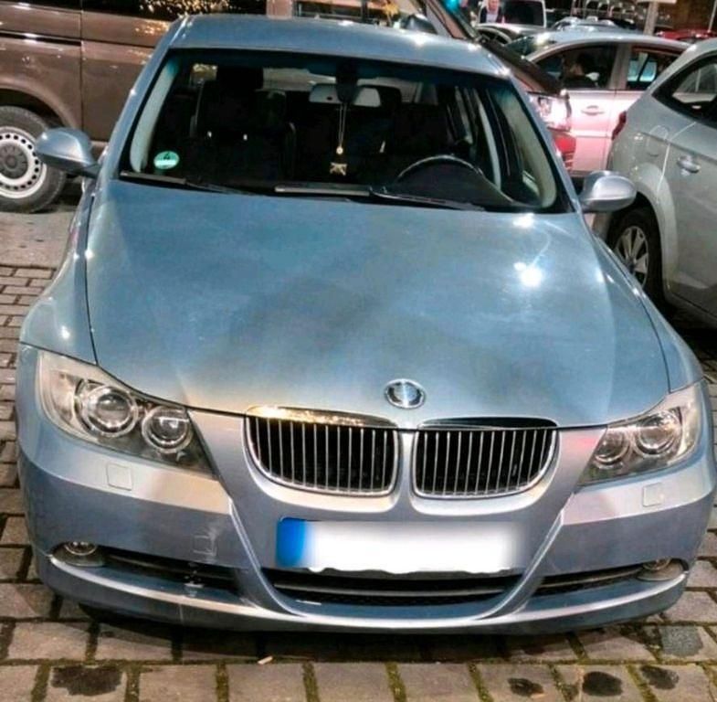 Blau Gebraucht 2005 BMW 325 Performance Limousine | 6.500 € (Fairer Preis) - Bild 1/4