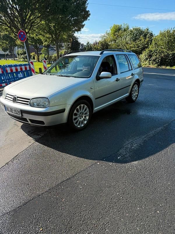 Silber Gebraucht 2004 VW Golf IV Kombi | 1.600 € (Fairer Preis) - Bild 1/4