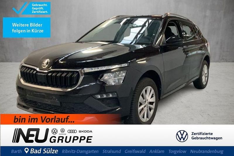 Blackmagic (metallic) Gebraucht 2024 Skoda Kamiq Selection SUV | 22.779 € (Fairer Preis) - Bild 1/4