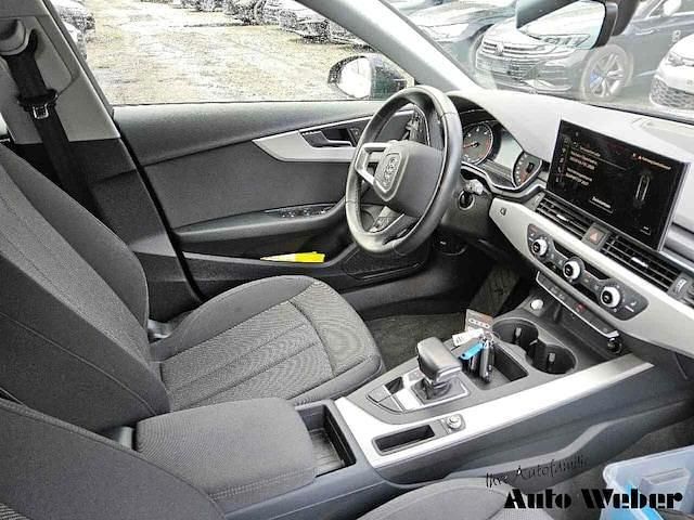 Gebraucht Audi A4 Business 163 PS (119 kW) 2023 Schwarz Kombi