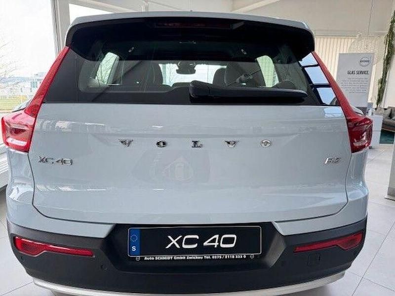 Gebraucht Volvo XC40 Core 163 PS (119 kW) 2024 Cloud blue, solid SUV