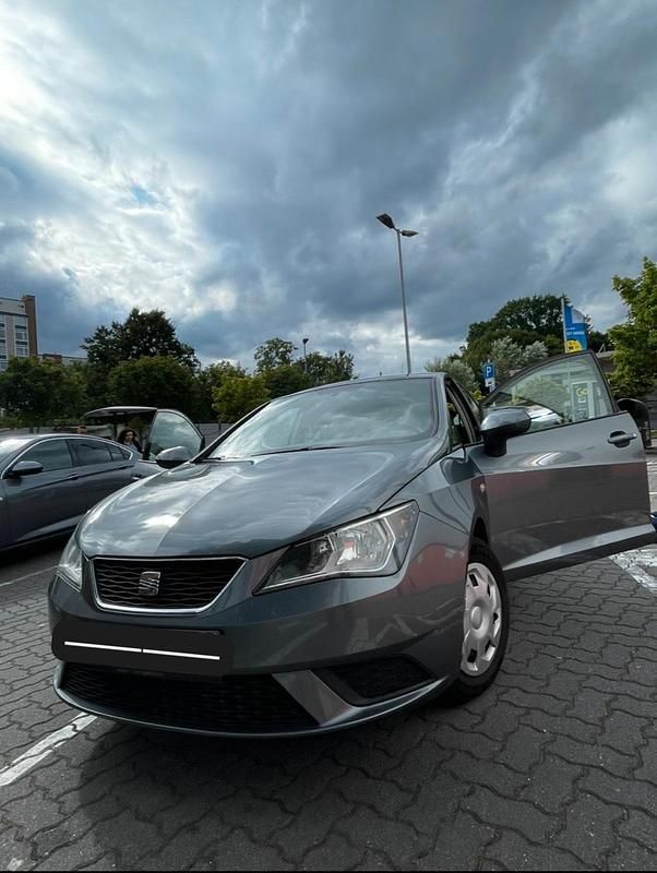 Grau Gebraucht 2013 Seat Ibiza Style Kleinwagen | 5.300 € (Fairer Preis) - Bild 1/4