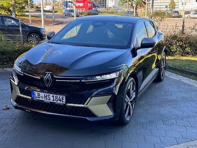Blackpearlschwarz Gebraucht 2022 Renault Mégane Iconic Limousine | 26.900 € (Guter Preis) - Bild 1/4