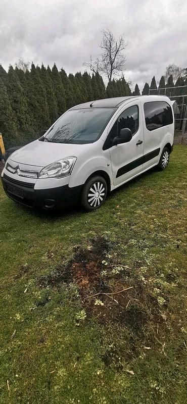 Gebraucht Citroën Berlingo 75 PS (55 kW) 2010 Weiß Van / Kleinbus