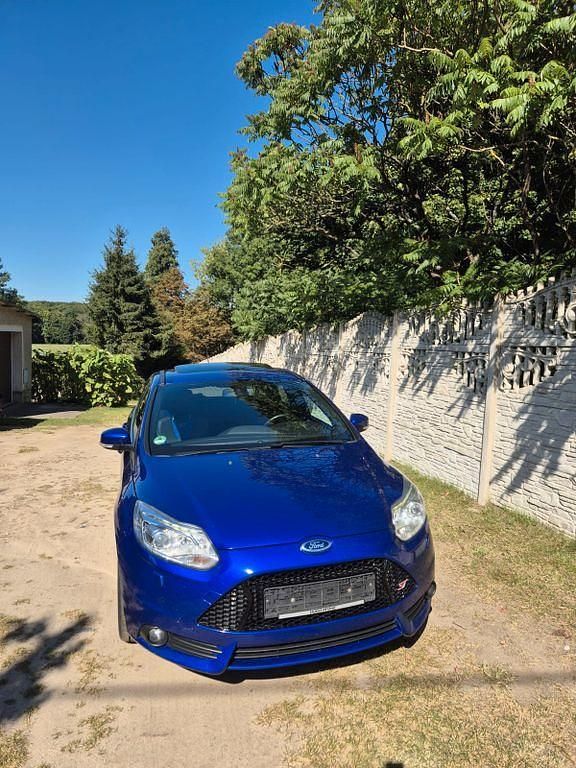 Gebraucht Ford Focus ST 250 PS (183 kW) 2012 Blau Limousine