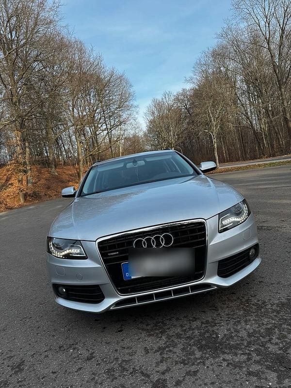 Silber Gebraucht 2010 Audi A4 Ambition Kombi | 7.850 € (Fairer Preis) - Bild 1/4