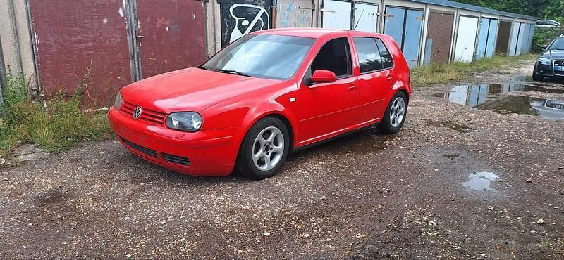 Rot Gebraucht 1998 VW Golf IV Limousine | 2.300 € (Teuer) - Bild 1/4