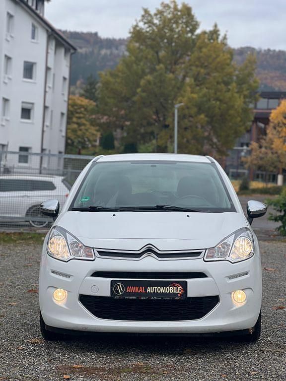 Gebraucht Citroën C3 SELECTION 82 PS (60 kW) 2013 Weiß Limousine
