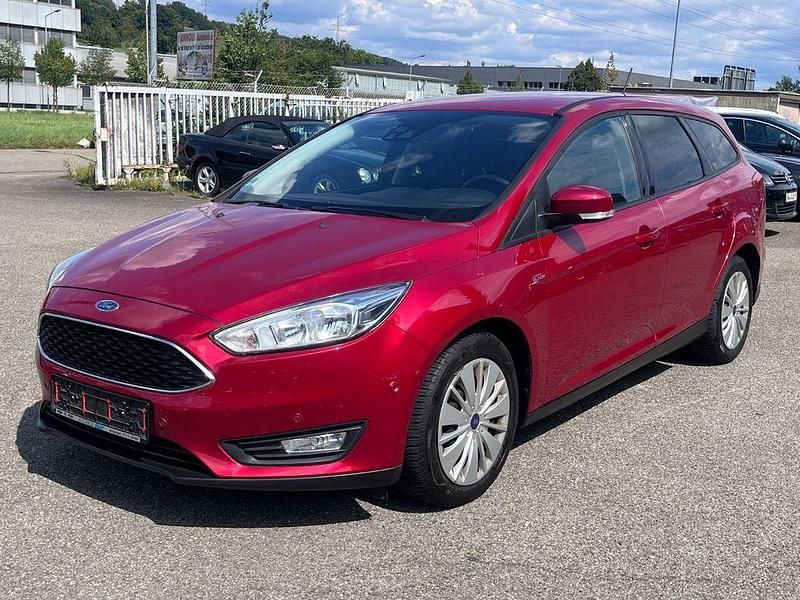 Rot Gebraucht 2017 Ford Focus Business Edition Limousine | 7.390 € (Fairer Preis) - Bild 1/4