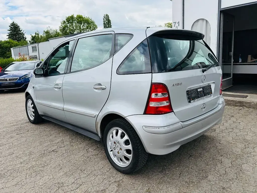 Gebraucht Mercedes A160 Elegance 102 PS (75 kW) 2003 Silber Van / Kleinbus