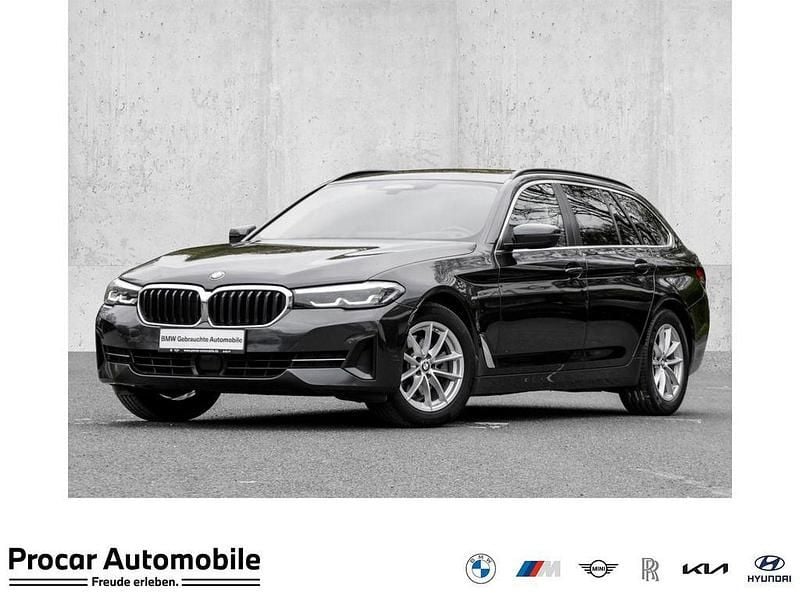 Grau Gebraucht 2022 BMW 520 Kombi | 27.890 € (Guter Preis) - Bild 1/4