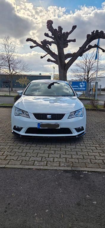 Second-hand Seat Leon Reference 105 CP (77 kW) 2013 Alb Berlinǎ