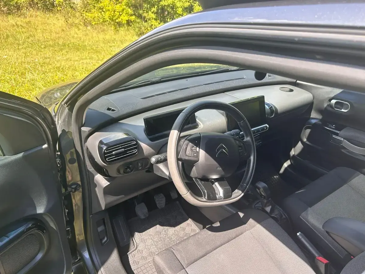 Gebraucht Citroën C4 Shine Edition 99 PS (72 kW) 2016 Grau Limousine