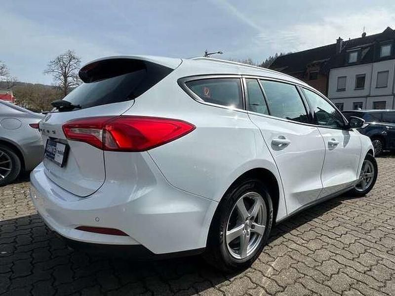 Gebraucht Ford Focus 120 PS (88 kW) 2020 Weiß Limousine