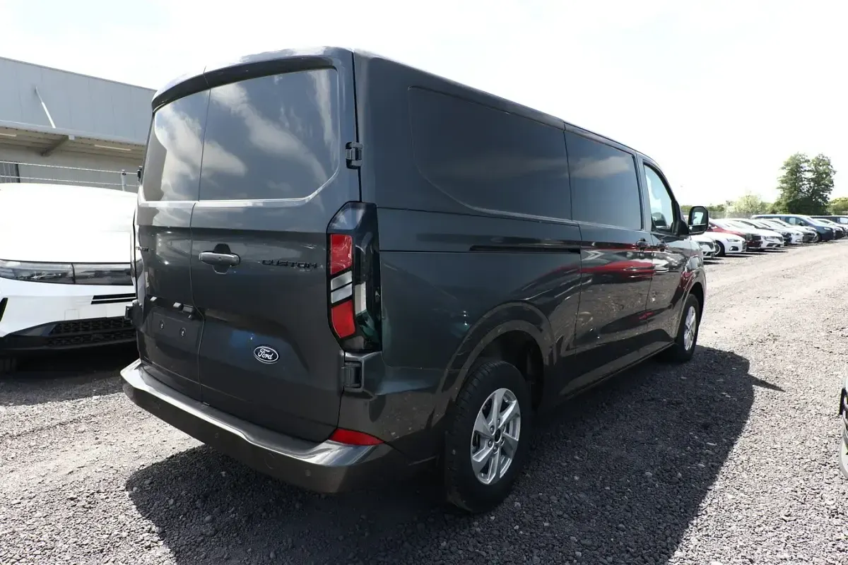 Neu Ford Transit Custom Limited 170 PS (125 kW) 2025 Grau metallic Van