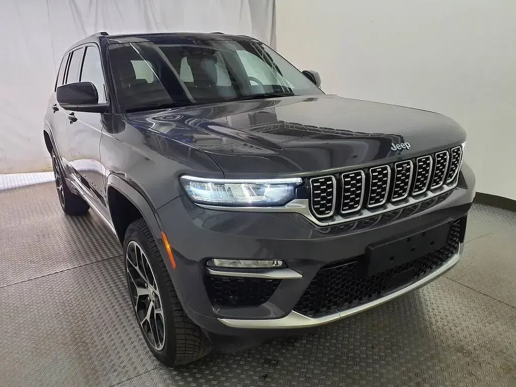Gebraucht Jeep Grand Cherokee Summit 381 PS (280 kW) 2024 Grau SUV