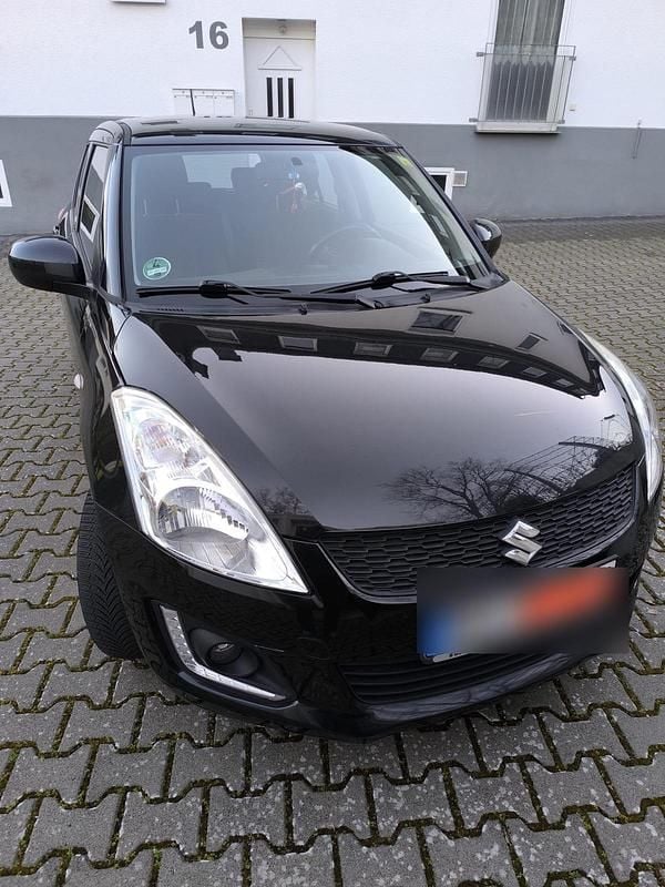 Schwarz Gebraucht 2016 Suzuki Swift Club Limousine | 7.300 € (Fairer Preis) - Bild 1/4