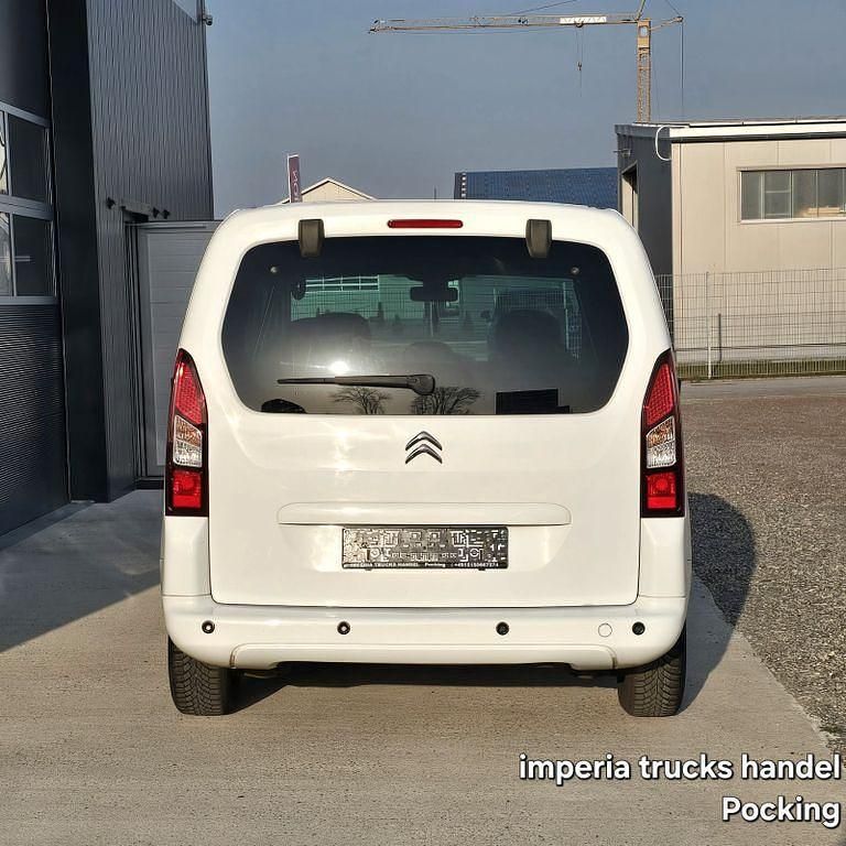 Gebraucht Citroën Berlingo SELECTION 99 PS (72 kW) 2018 Weiß Van / Kleinbus