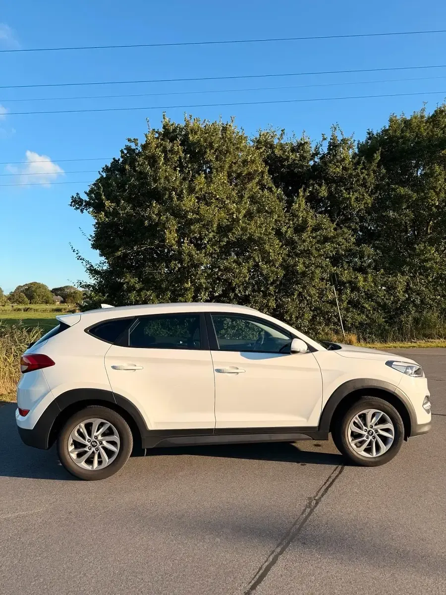 Gebraucht Hyundai Tucson 132 PS (97 kW) 2017 Weiß SUV