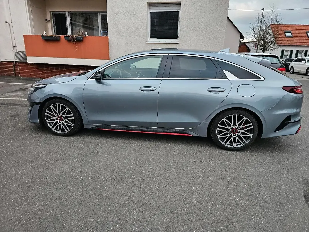 Gebraucht Kia ProCeed GT 204 PS (150 kW) 2023 Grau Kombi