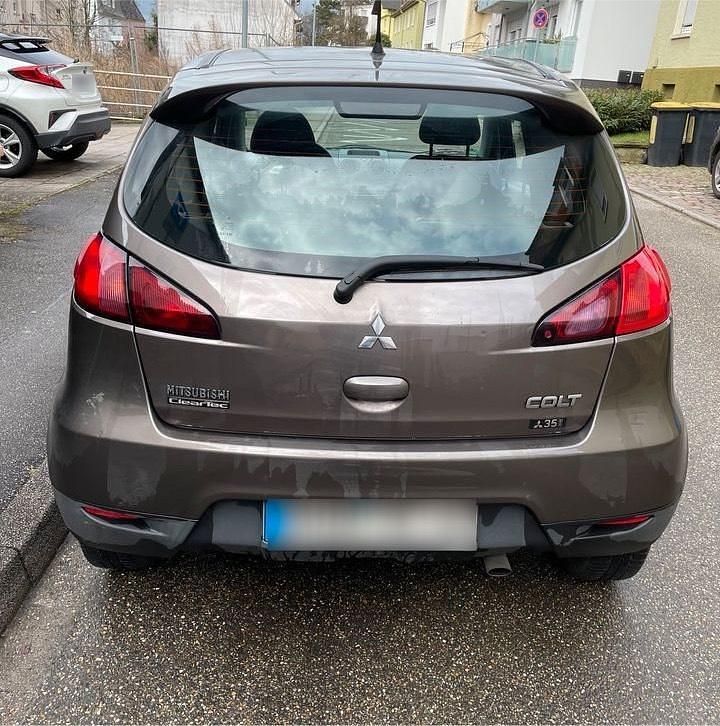 Begagnad Mitsubishi Colt 95 HK (69 kW) 2012 Brun Halvkombi