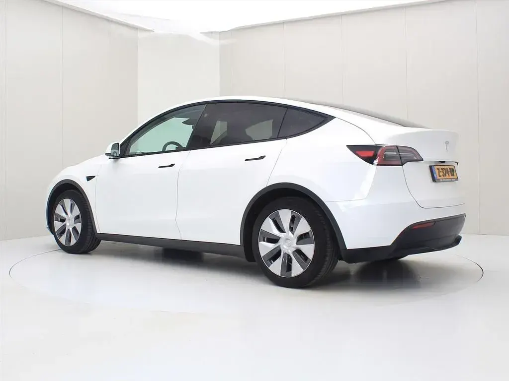 Occasion Tesla Model Y Standard Range 250 kW (341 ch) 2024 Blanc SUV