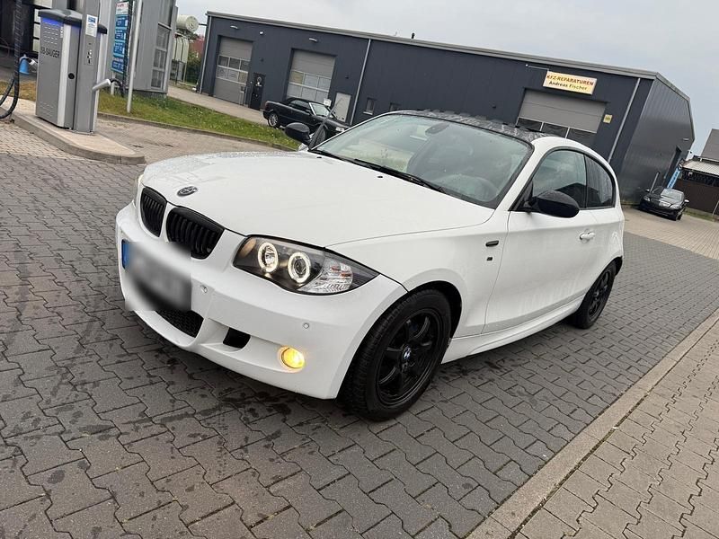 Weiß Gebraucht 2007 BMW 118 M Sport Kleinwagen | 2.500 € (Superpreis) - Bild 1/4