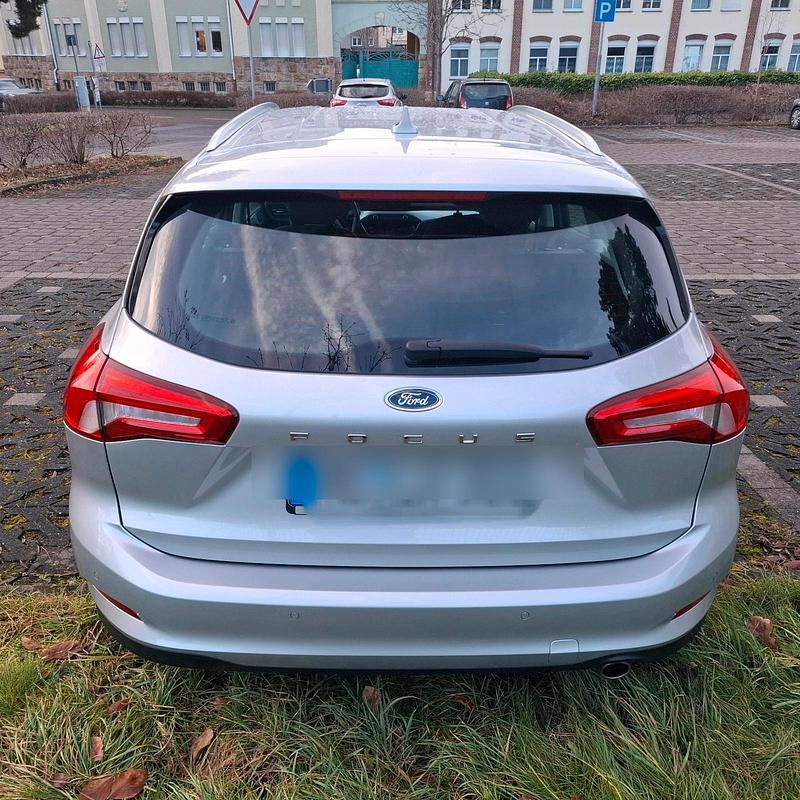Gebraucht Ford Focus Cool & Connect 101 PS (74 kW) 2021 Silber Kombi