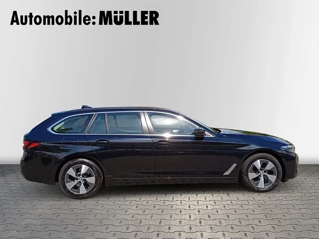 Gebraucht BMW 520 190 PS (139 kW) 2023 Schwarz Kombi