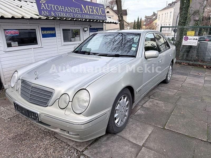 Gold Gebraucht 2001 Mercedes E200 Elegance Limousine | 2.400 € (Superpreis) - Bild 1/4