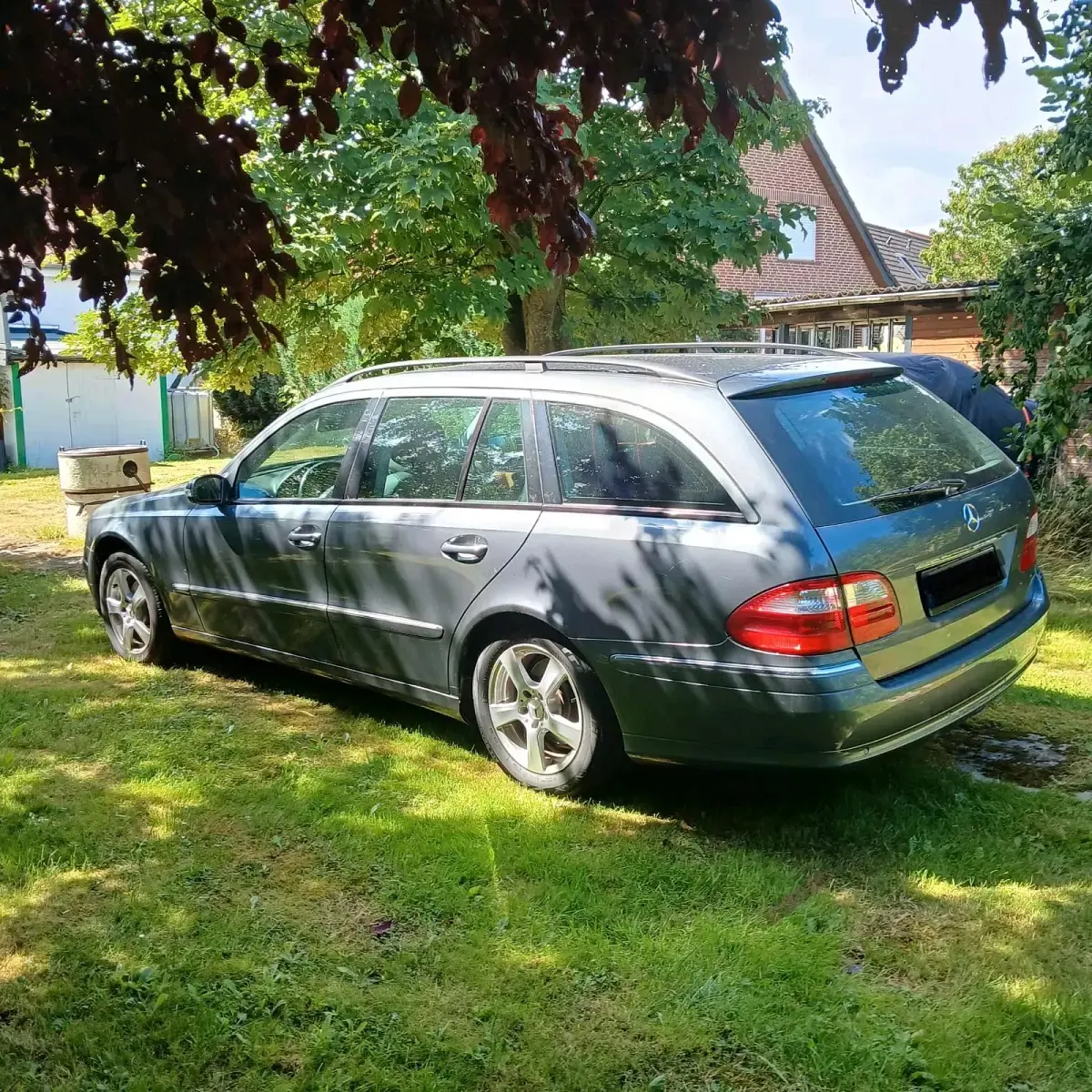 Gebraucht Mercedes E240 177 PS (130 kW) 2005 Grau Kombi