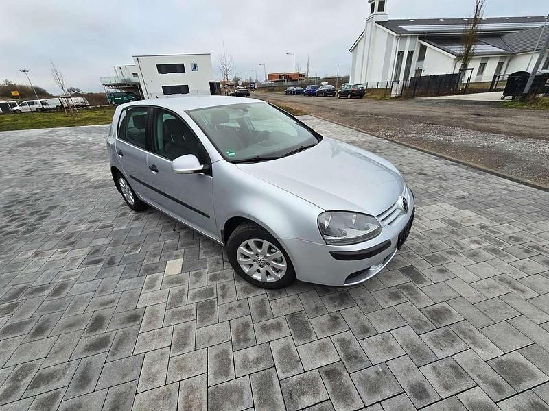 Gebraucht VW Golf IV Comfortline 116 PS (85 kW) 2003 Reflexsilber metallic Kleinwagen