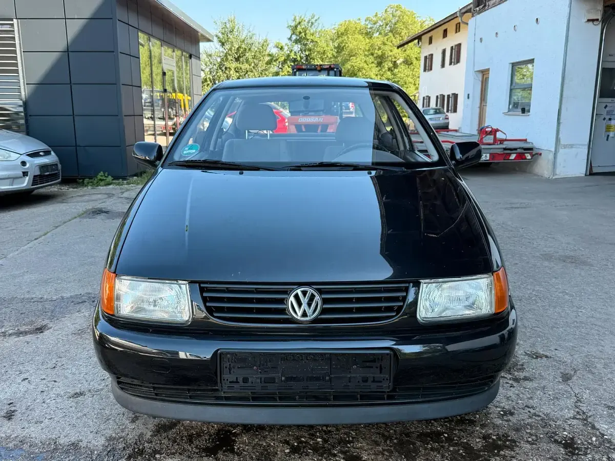 Gebraucht VW Polo 50 PS (36 kW) 1998 Schwarz Kleinwagen