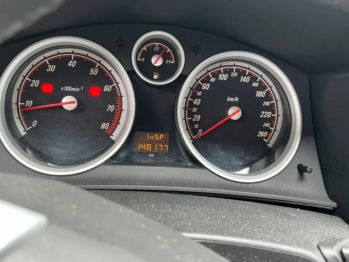 Gebraucht Opel Astra 140 PS (102 kW) 2006 Schwarz Kleinwagen