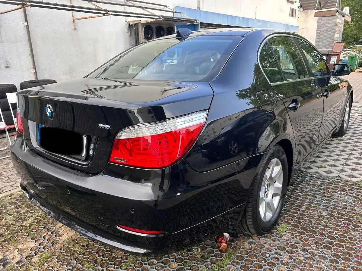 Gebraucht BMW 520 163 PS (119 kW) 2009 Schwarz Limousine