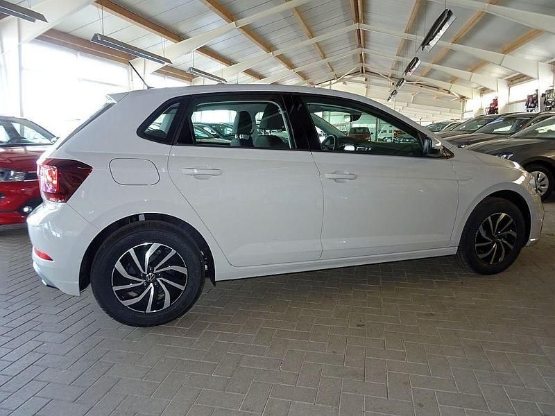 Gebraucht VW Polo Life 95 PS (69 kW) 2023 Grau Limousine
