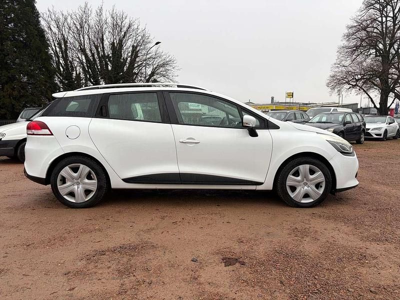 Gebraucht Renault Clio GrandTour Dynamique 90 PS (66 kW) 2014 Gletscherweiss Kombi