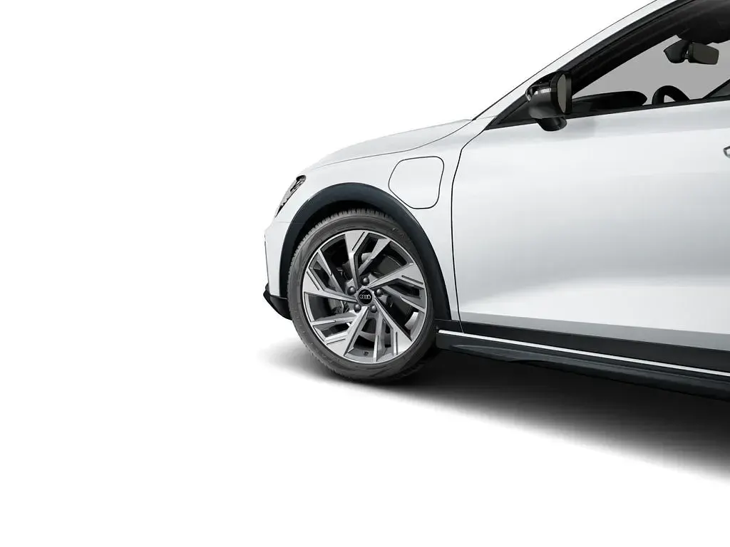 Gebraucht Audi A3 Sport 204 PS (150 kW) 2025 Gletscherweiß metallic Limousine
