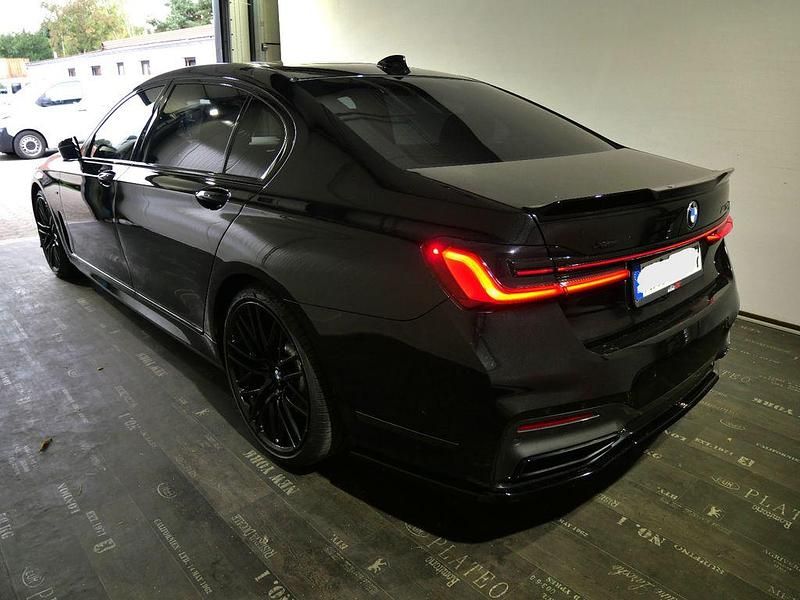 Gebraucht BMW 750L Performance 530 PS (389 kW) 2019 Schwarz Limousine