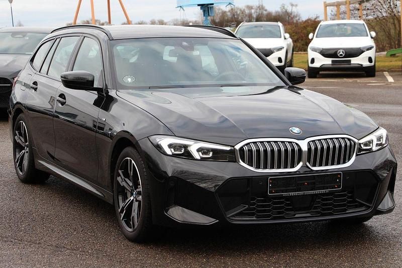 Gebraucht BMW 330 M Sport 245 PS (180 kW) 2024 Schwarz Kombi