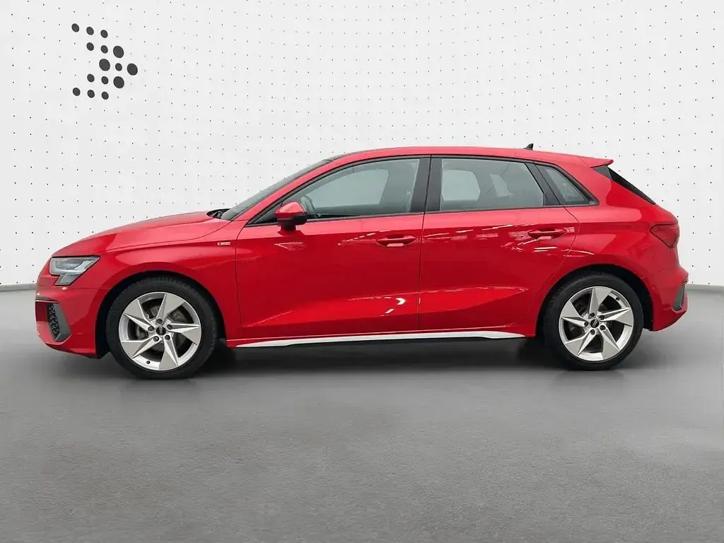 Gebraucht Audi A3 S-Line 116 PS (85 kW) 2023 Tangorot metallic Limousine