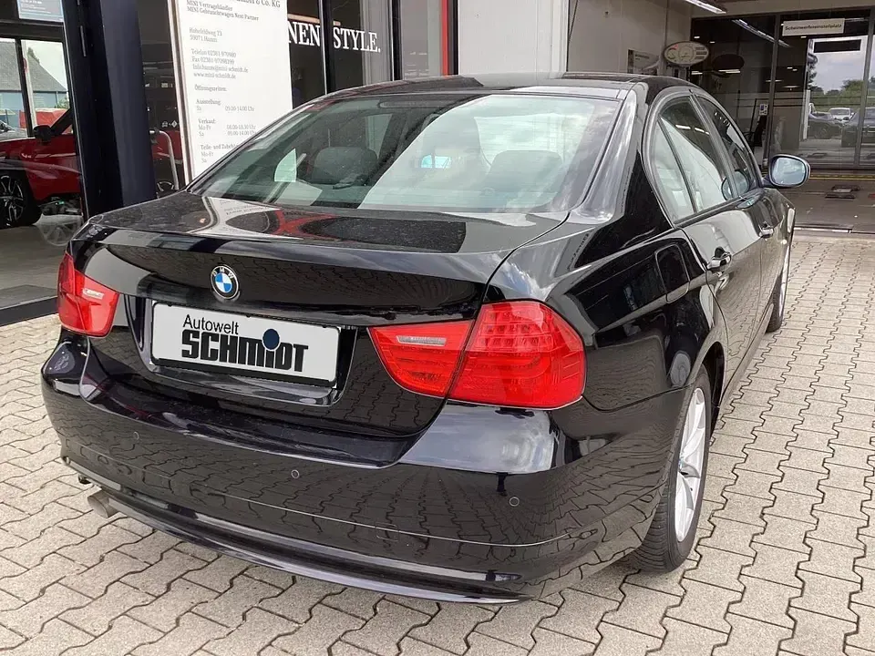 Gebraucht BMW 316 Comfort Edition 116 PS (85 kW) 2011 Schwarz Limousine