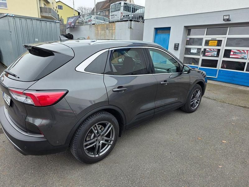 Gebraucht Ford Kuga Titanium 190 PS (139 kW) 2020 Grau SUV