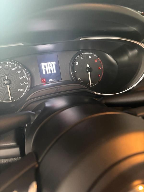 Neu Fiat Tipo Urban 131 PS (96 kW) 2025 Blau Limousine