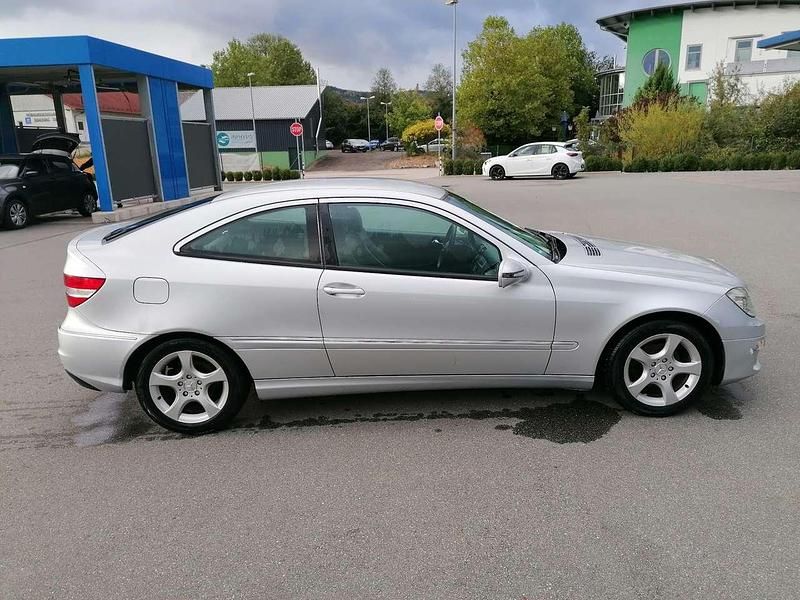 Grau Gebraucht 2008 Mercedes CLC180 Kleinwagen | 3.499 € (Guter Preis) - Bild 1/4