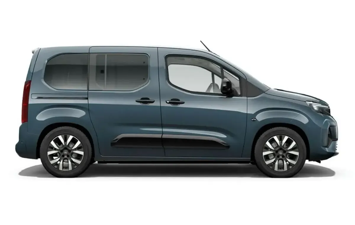 Neu Opel Combo 131 PS (96 kW) 2026 Blau metallic Van / Kleinbus